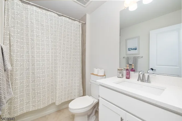 $850,000 | 4 Marigold Court, Warren, NJ 07059