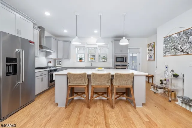 $850,000 | 4 Marigold Court, Warren, NJ 07059