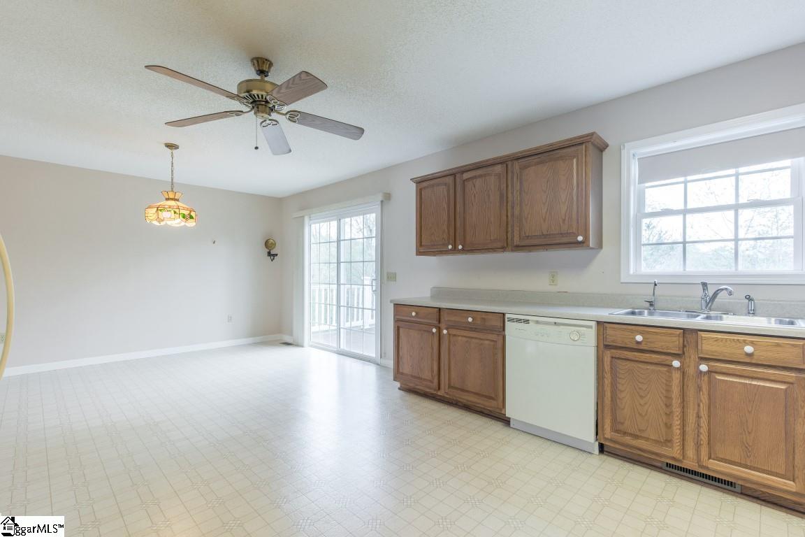 108 Devon Court Easley, SC 29640 - Photo 7 of 22