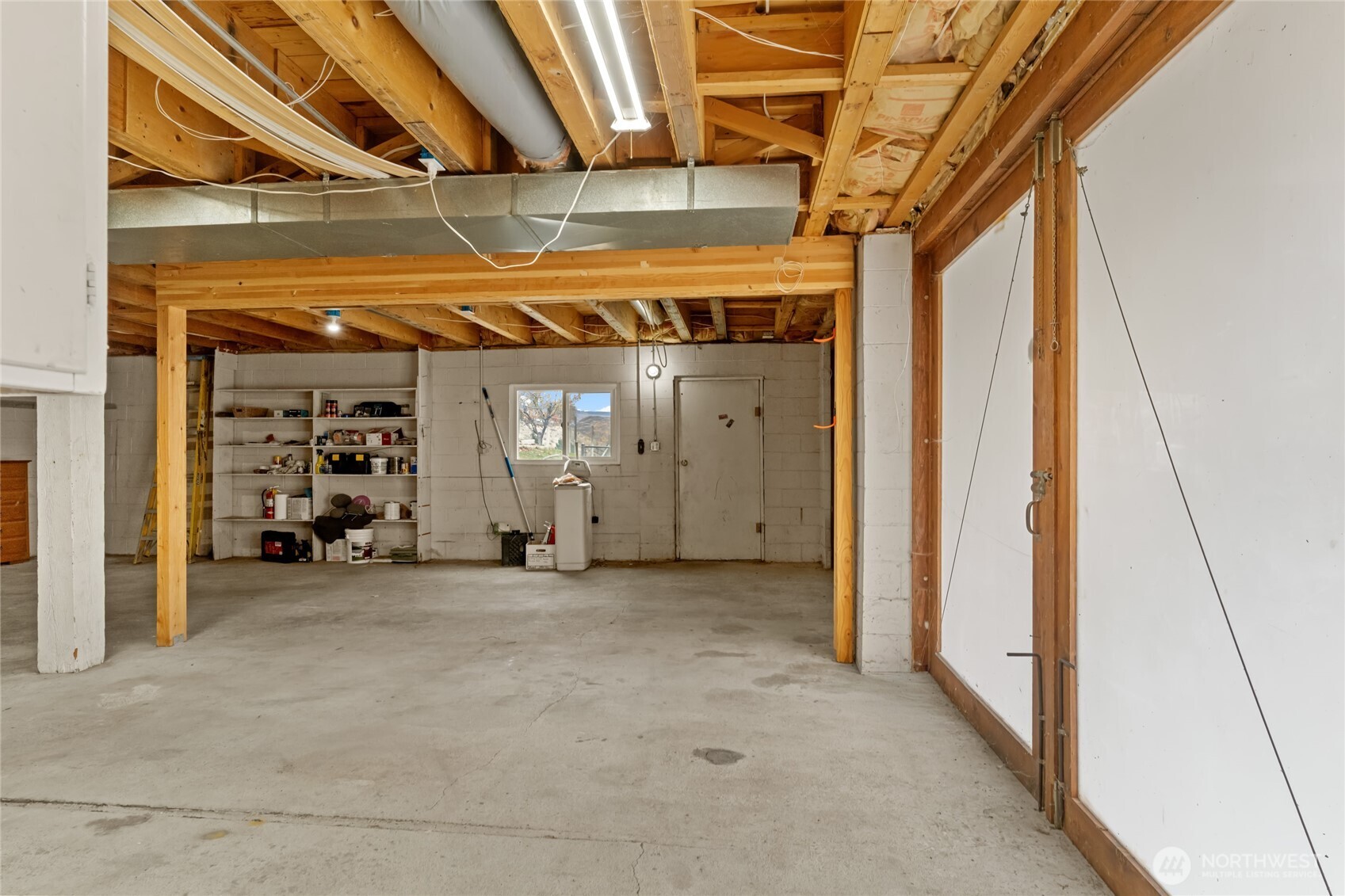 110 Bill Shaw Road Pateros, WA 98846 - Photo 35 of 39 a view of a car garage