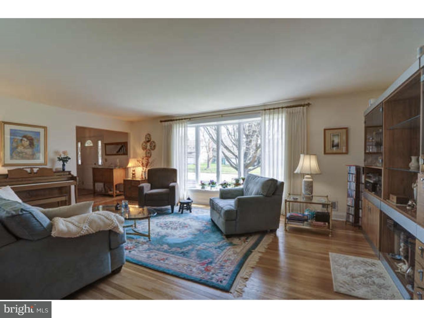 22 Marlon Pond Road Hamilton, NJ 08690 - Photo 6 of 23 Living Room