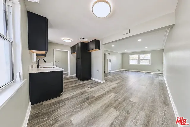 $4,495 | 582 Venice Blvd., Unit 2, Los Angeles, CA 90291