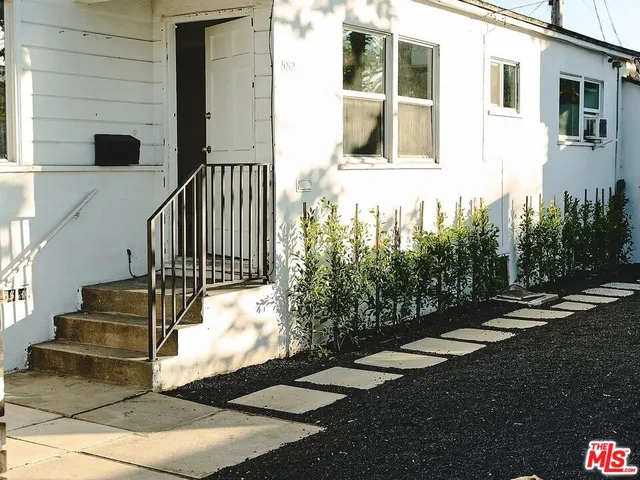 $4,495 | 582 Venice Blvd., Unit 2, Los Angeles, CA 90291