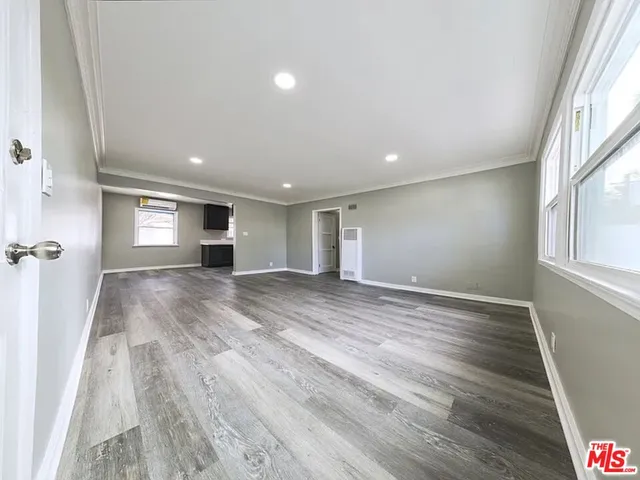 $4,495 | 582 Venice Blvd., Unit 2, Los Angeles, CA 90291