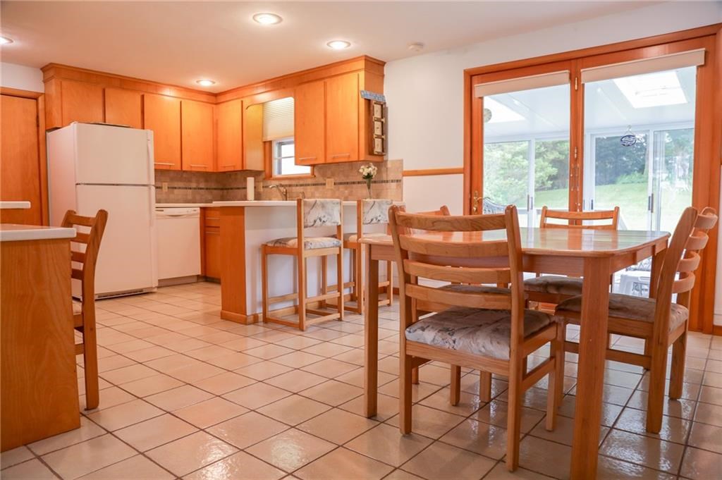11 Arrowhead Road Narragansett, RI 02882 - Photo 8 of 32