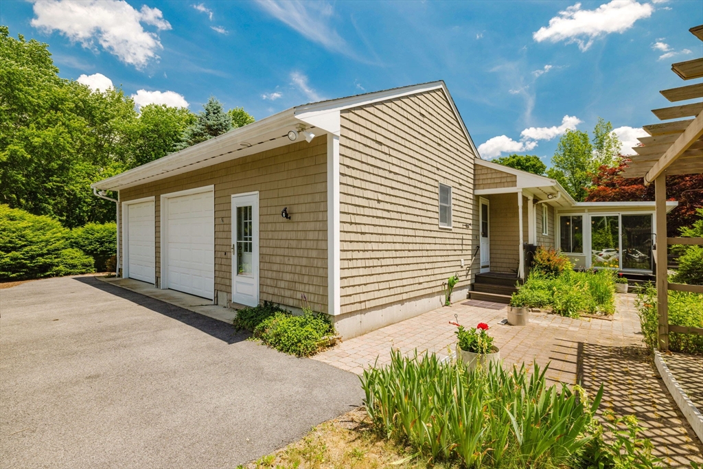 275 Summer Street Rehoboth, MA 02769 - Photo 5 of 39