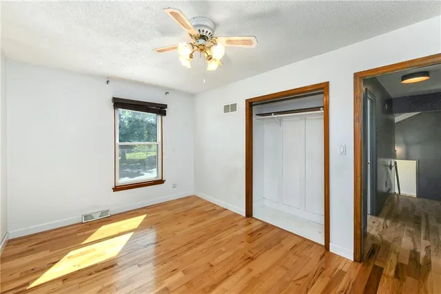 $289,900 | 1618 Southeast Brome Circle, Lee's Summit, MO 64063