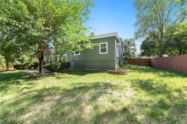 $289,900 | 1618 Southeast Brome Circle, Lee's Summit, MO 64063