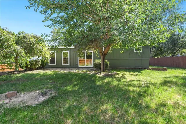 $289,900 | 1618 Southeast Brome Circle, Lee's Summit, MO 64063