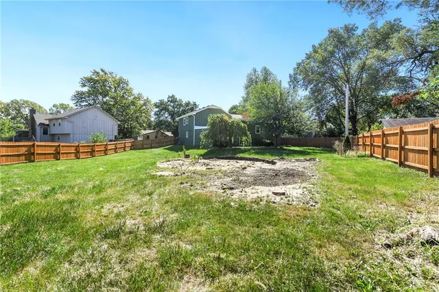 $289,900 | 1618 Southeast Brome Circle, Lee's Summit, MO 64063