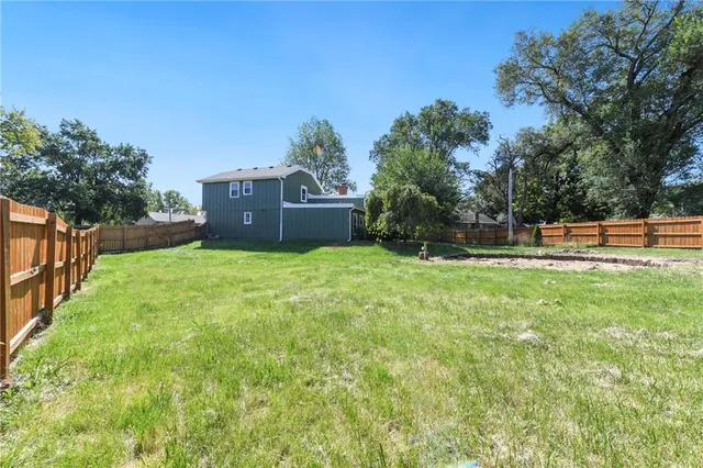 $289,900 | 1618 Southeast Brome Circle, Lee's Summit, MO 64063