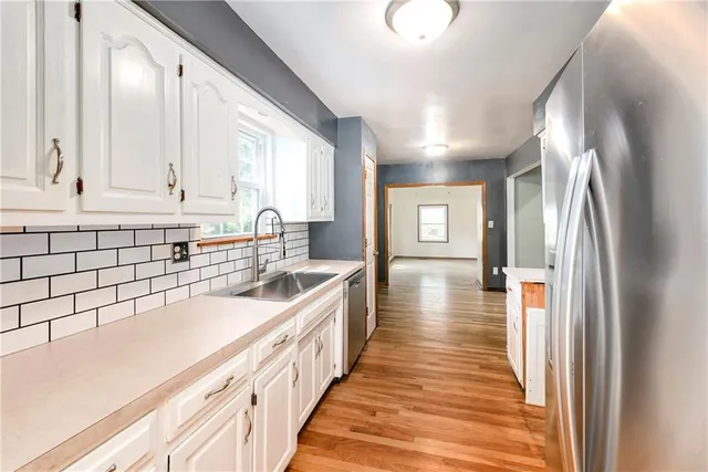 $289,900 | 1618 Southeast Brome Circle, Lee's Summit, MO 64063