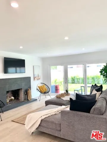 $6,950 | 5630 Vantage Avenue, Valley Village, CA 91607