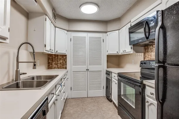 $218,500 | 412 Hollyhill Lane, Denton, TX 76205