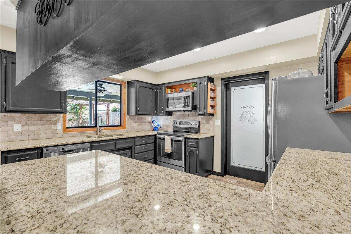 1454 Cedar Lane Lemoore, CA 93245 - Photo 29 of 56