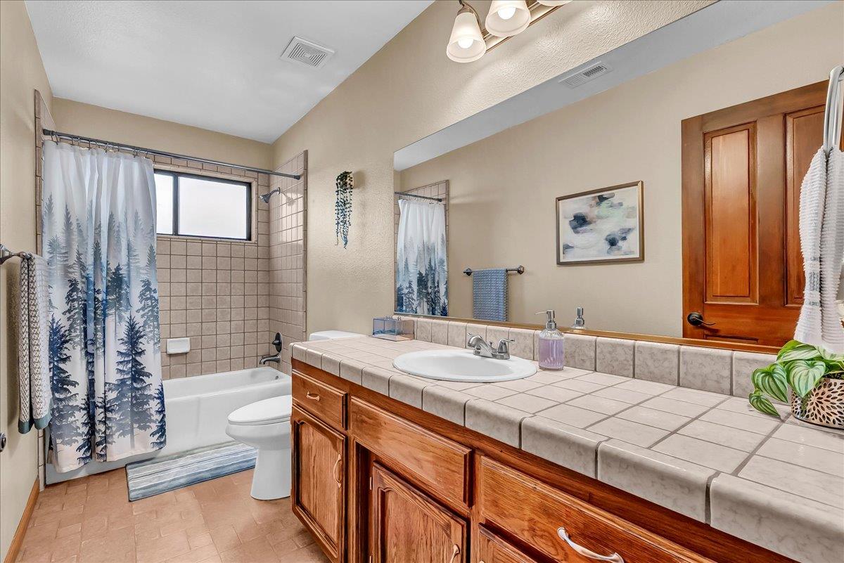 1454 Cedar Lane Lemoore, CA 93245 - Photo 35 of 56