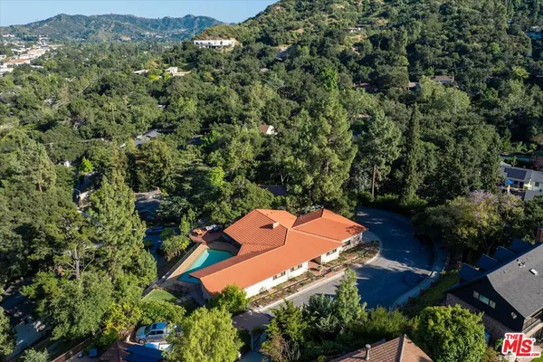 $2,195,000 | 3770 Whiting Manor Lane, Glendale, CA 91208