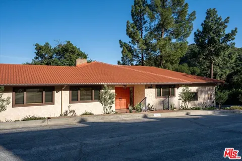 $2,195,000 | 3770 Whiting Manor Lane, Glendale, CA 91208