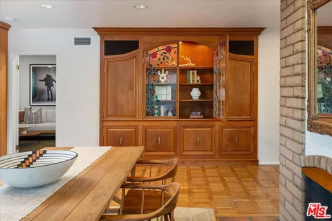 $2,195,000 | 3770 Whiting Manor Lane, Glendale, CA 91208