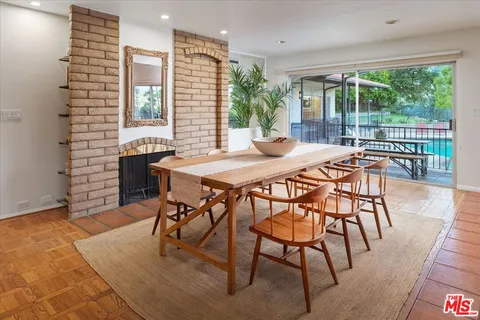 $2,195,000 | 3770 Whiting Manor Lane, Glendale, CA 91208