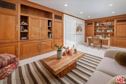 $2,195,000 | 3770 Whiting Manor Lane, Glendale, CA 91208