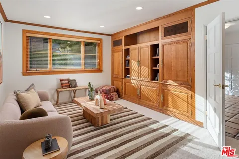 $2,195,000 | 3770 Whiting Manor Lane, Glendale, CA 91208