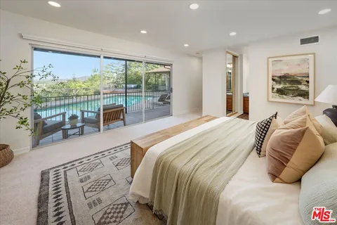 $2,195,000 | 3770 Whiting Manor Lane, Glendale, CA 91208