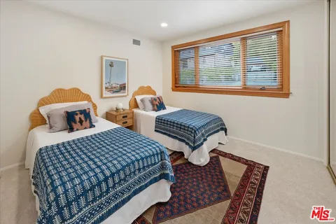 $2,195,000 | 3770 Whiting Manor Lane, Glendale, CA 91208