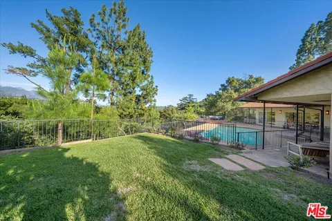 $2,195,000 | 3770 Whiting Manor Lane, Glendale, CA 91208