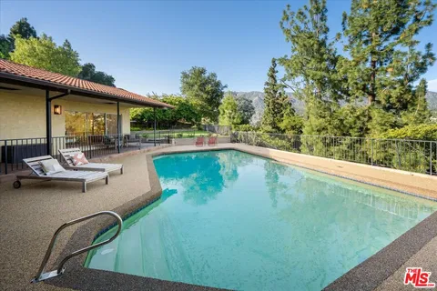 $2,195,000 | 3770 Whiting Manor Lane, Glendale, CA 91208