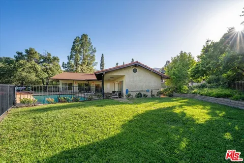 $2,195,000 | 3770 Whiting Manor Lane, Glendale, CA 91208