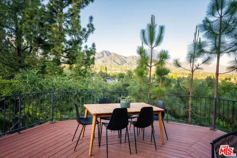 $2,195,000 | 3770 Whiting Manor Lane, Glendale, CA 91208