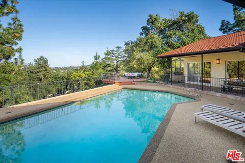 $2,195,000 | 3770 Whiting Manor Lane, Glendale, CA 91208