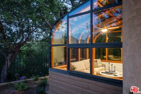 $2,195,000 | 3770 Whiting Manor Lane, Glendale, CA 91208