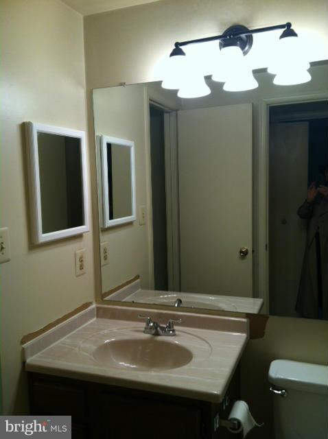 29 Filbert Court Gaithersburg, MD 20879 - Photo 11 of 14 Bath