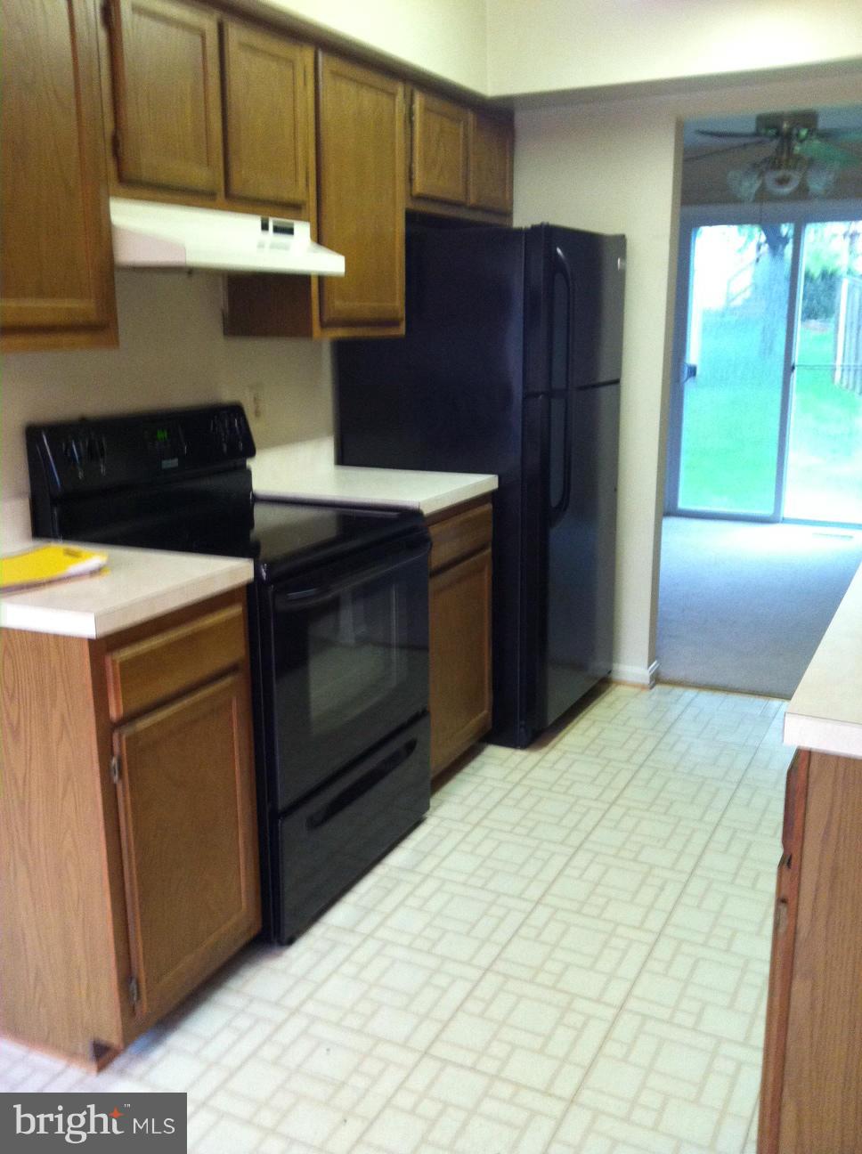29 Filbert Court Gaithersburg, MD 20879 - Photo 3 of 14 Kitchen