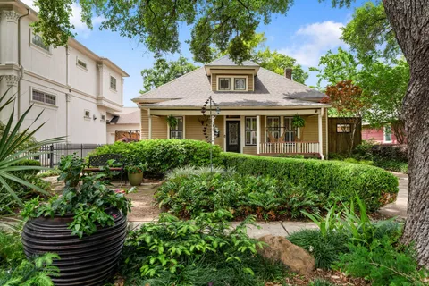 $1,095,000 | 1421 Columbia Street, Houston, TX 77008
