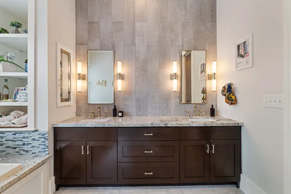 $1,095,000 | 1421 Columbia Street, Houston, TX 77008