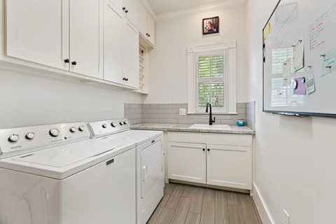 $1,095,000 | 1421 Columbia Street, Houston, TX 77008