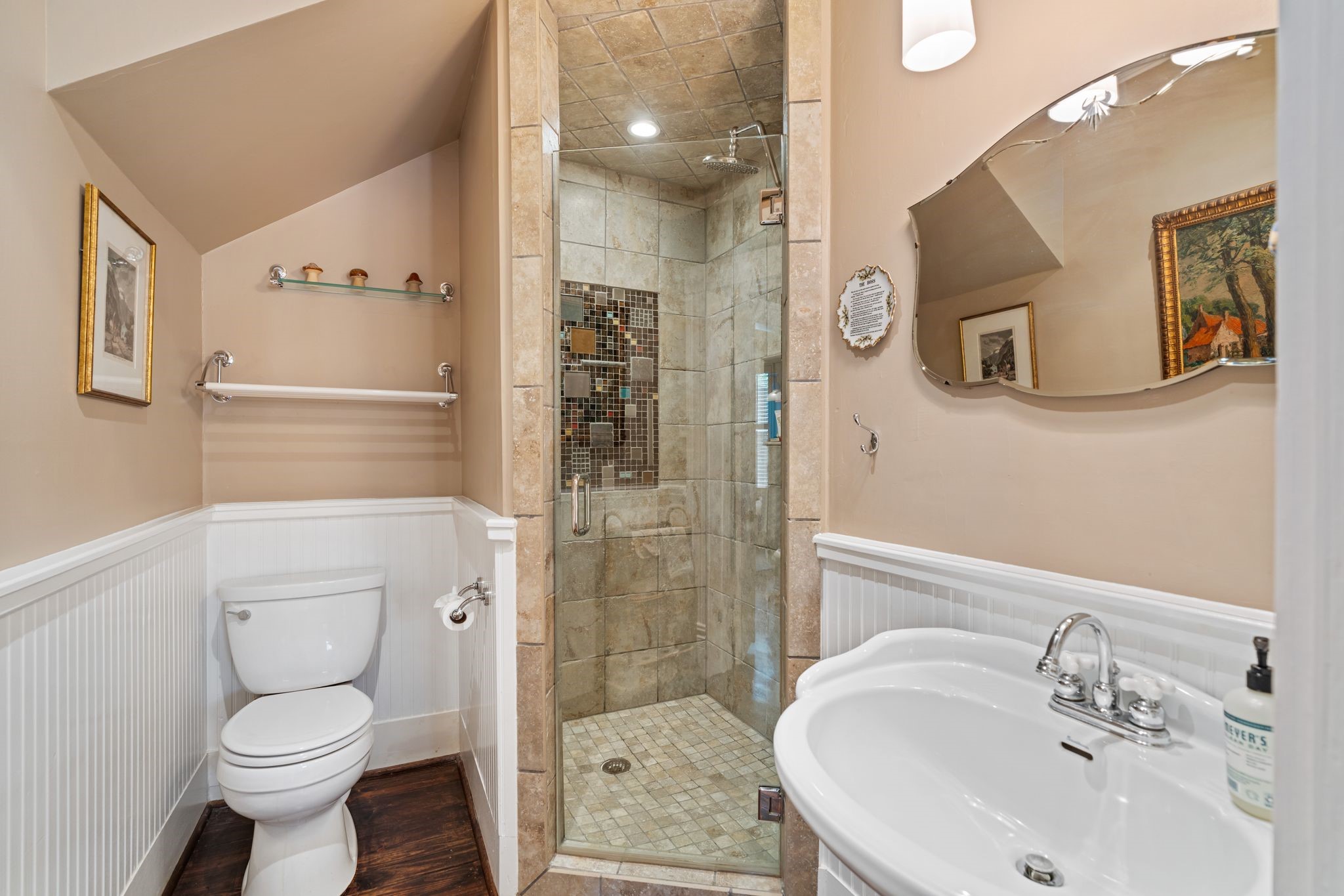 1421 Columbia Street Houston, TX 77008 - Photo 20 of 32 a bathroom with a toilet sink and shower