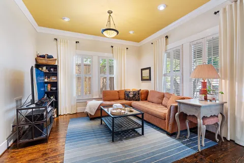 $1,095,000 | 1421 Columbia Street, Houston, TX 77008