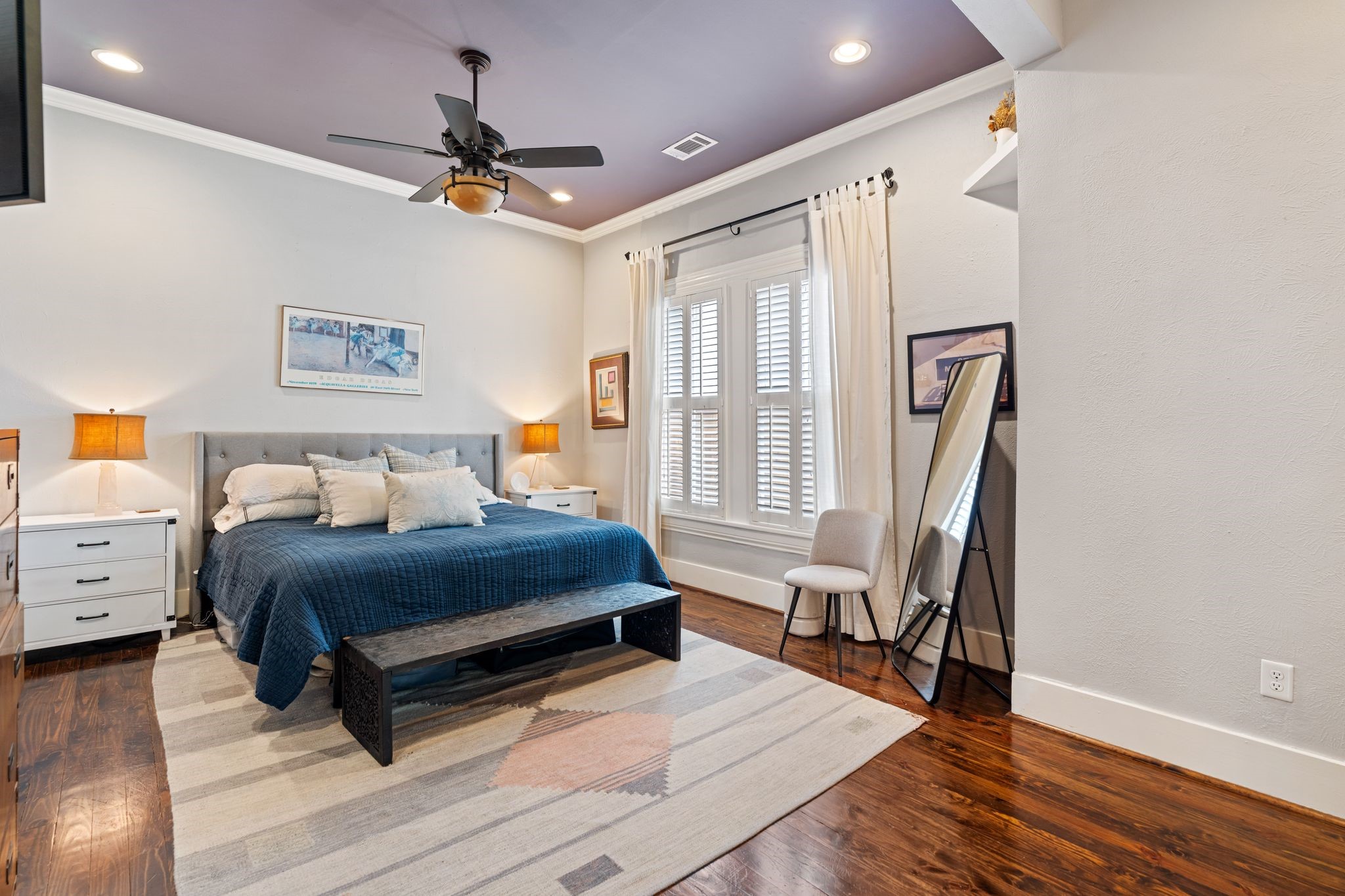 1421 Columbia Street Houston, TX 77008 - Photo 7 of 32 a bedroom with a bed and a window