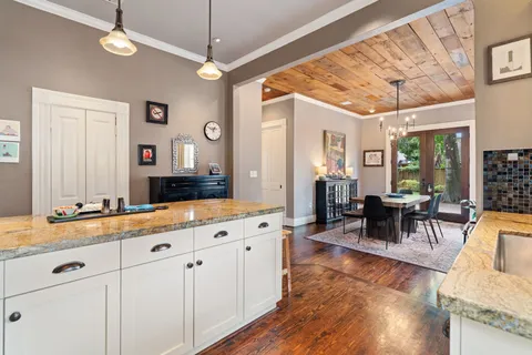 $1,095,000 | 1421 Columbia Street, Houston, TX 77008