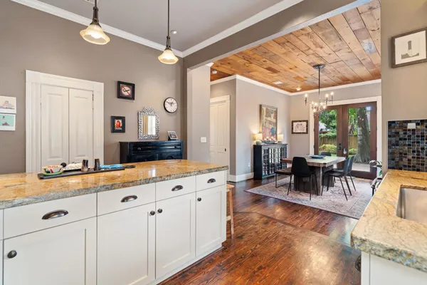 $1,095,000 | 1421 Columbia Street, Houston, TX 77008