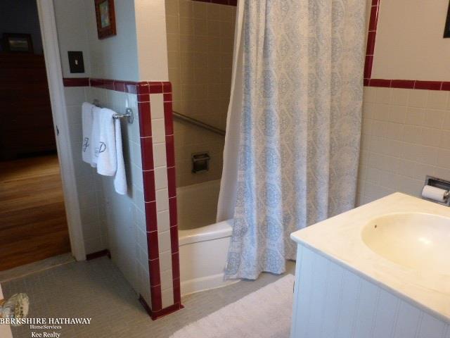 1368 Buckingham Road Grosse Pointe Park, MI 48230 - Photo 18 of 27 Gallery Image 18