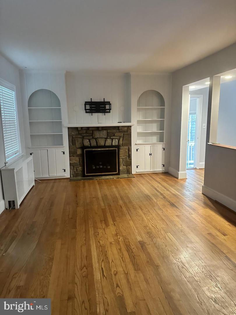 2702 Ridge Rd Drive Alexandria, VA 22302 - Photo 3 of 27 Living room