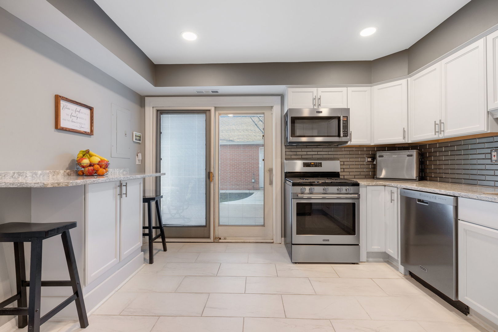 31 North Tower Road, Unit 31 Oak Brook, IL 60523 - Photo 16 of 30 Gallery Image 16