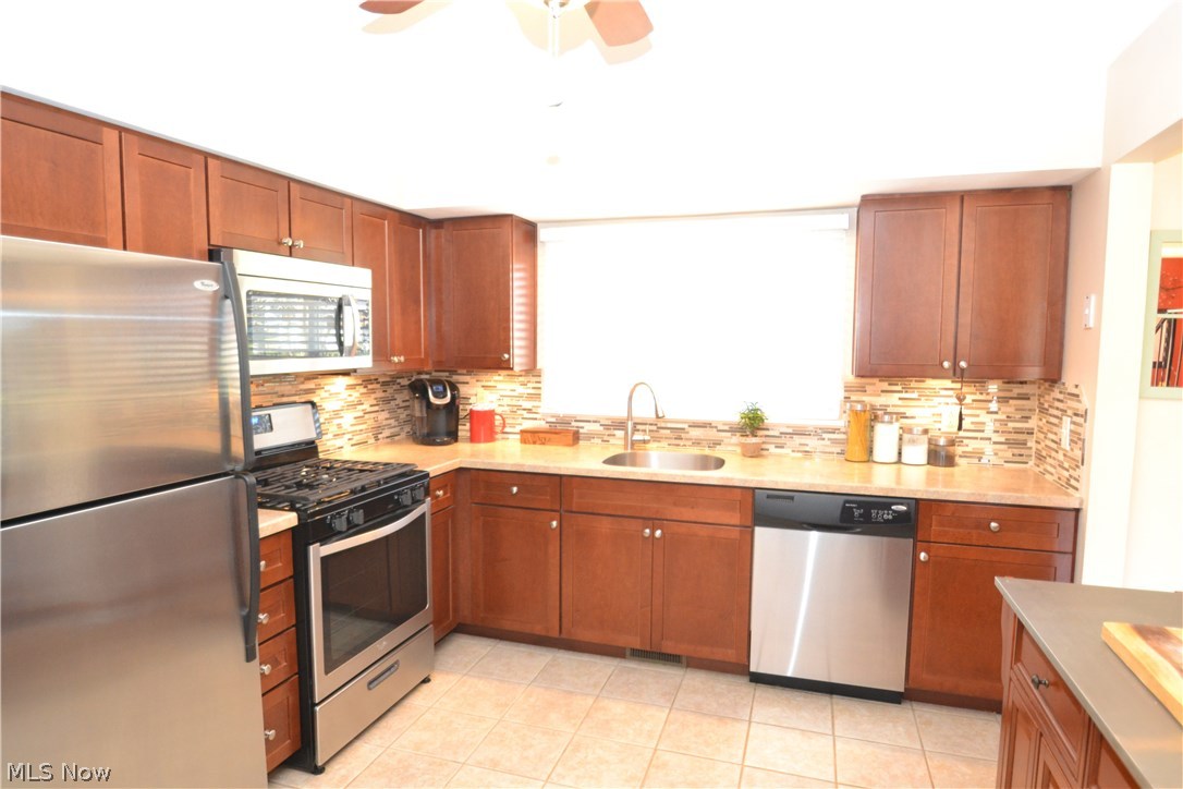 33578 Bainbridge Road North Ridgeville, OH 44039 - Photo 10 of 26
