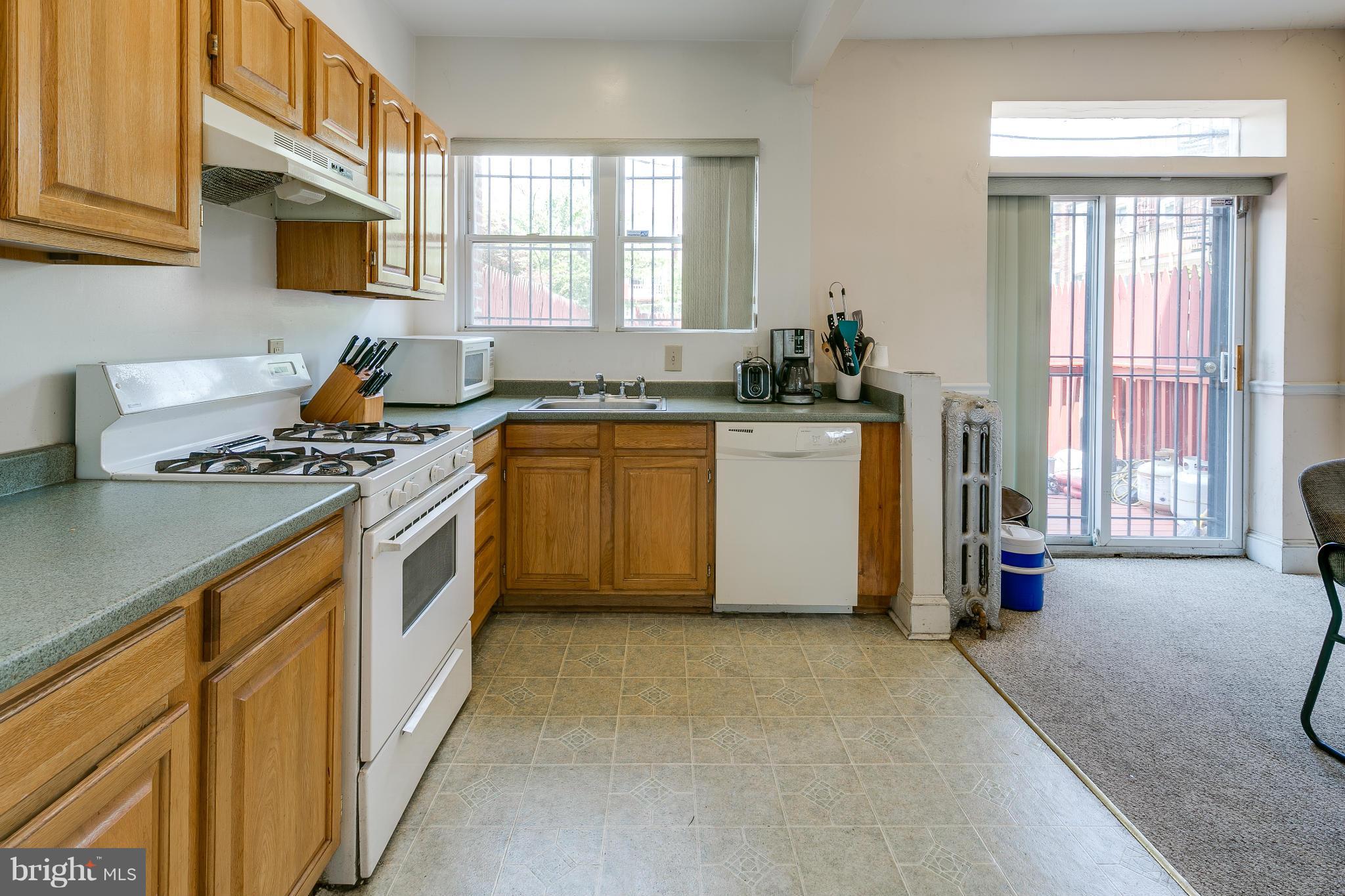 511 Columbia Road Northwest Washington, DC 20001 - Photo 12 of 25 Kitchen