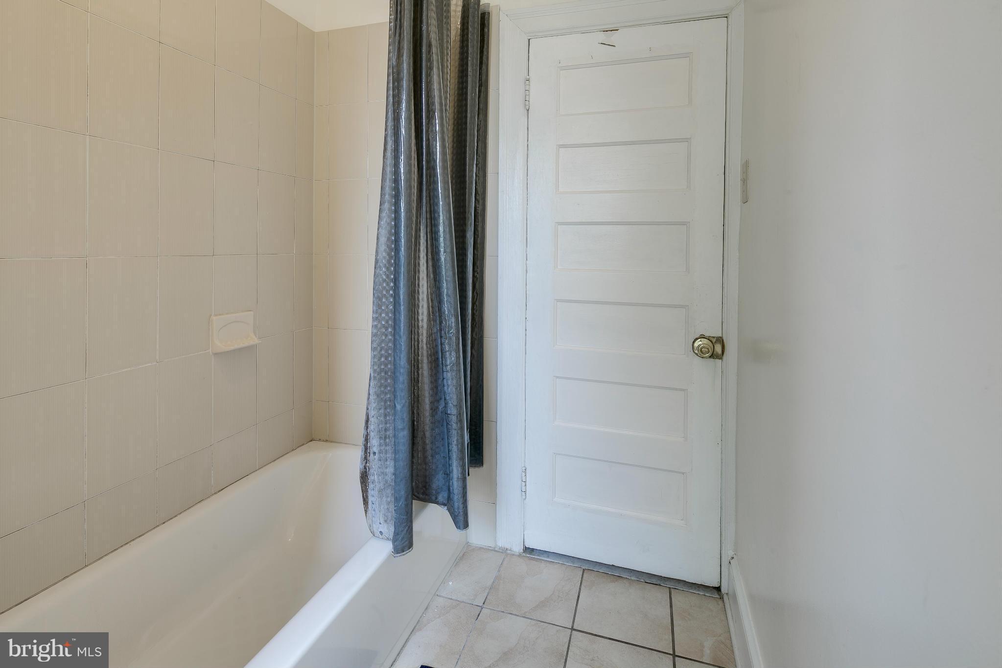 511 Columbia Road Northwest Washington, DC 20001 - Photo 18 of 25 Bath